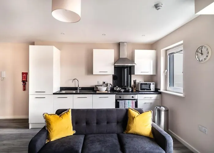 Modern & Stylish 2 Bed Apartment In Manchester