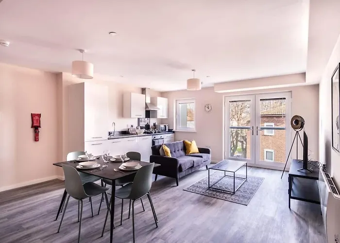 Modern & Stylish 2 Bed Apartment In Manchester